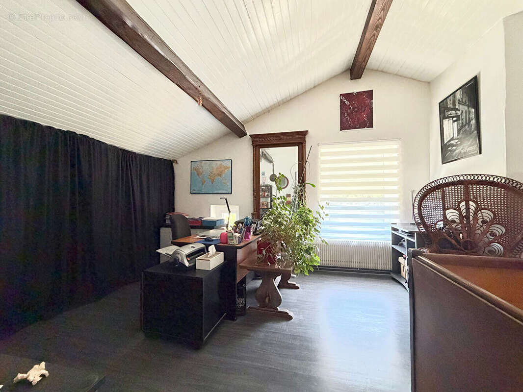Charmante maison en pierre à Saint Romain Les Atheux 128.69m² - photo 6