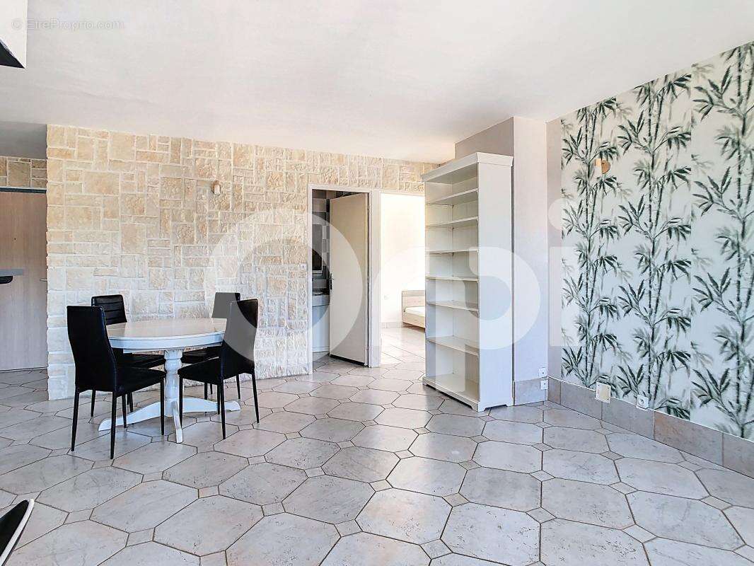 Appartement à NOTRE-DAME-DE-SANILHAC