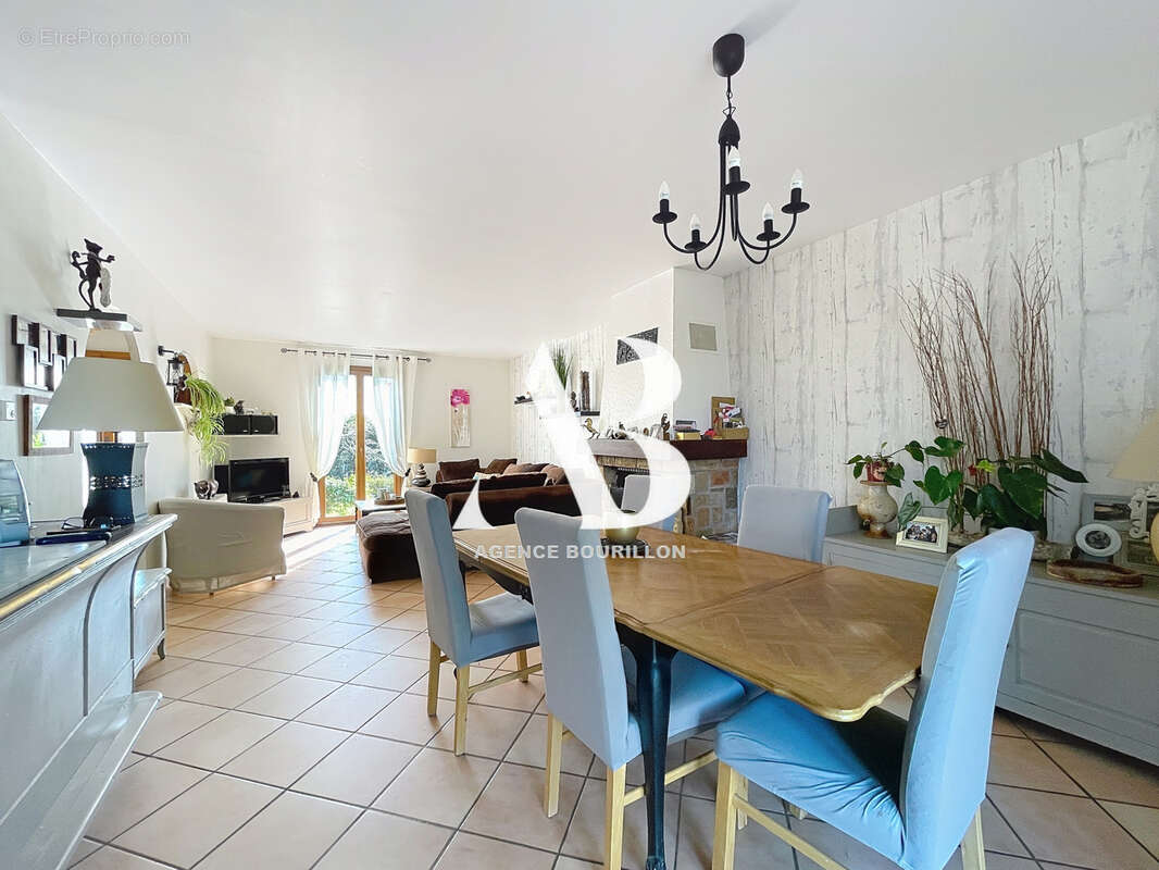 Maison à LA CHAPELLE-RABLAIS