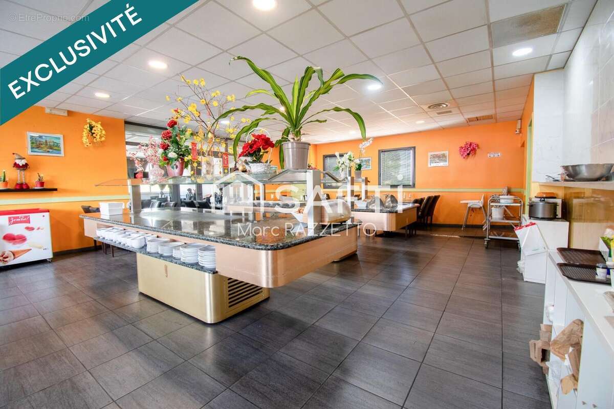 Photo 3 - Commerce à VENELLES