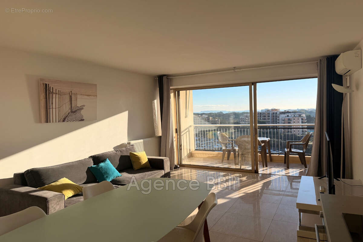 Appartement à MANDELIEU-LA-NAPOULE