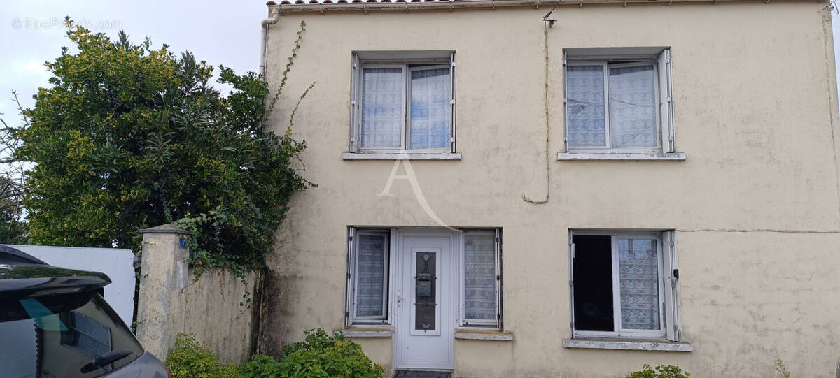 Maison à PORT-DES-BARQUES