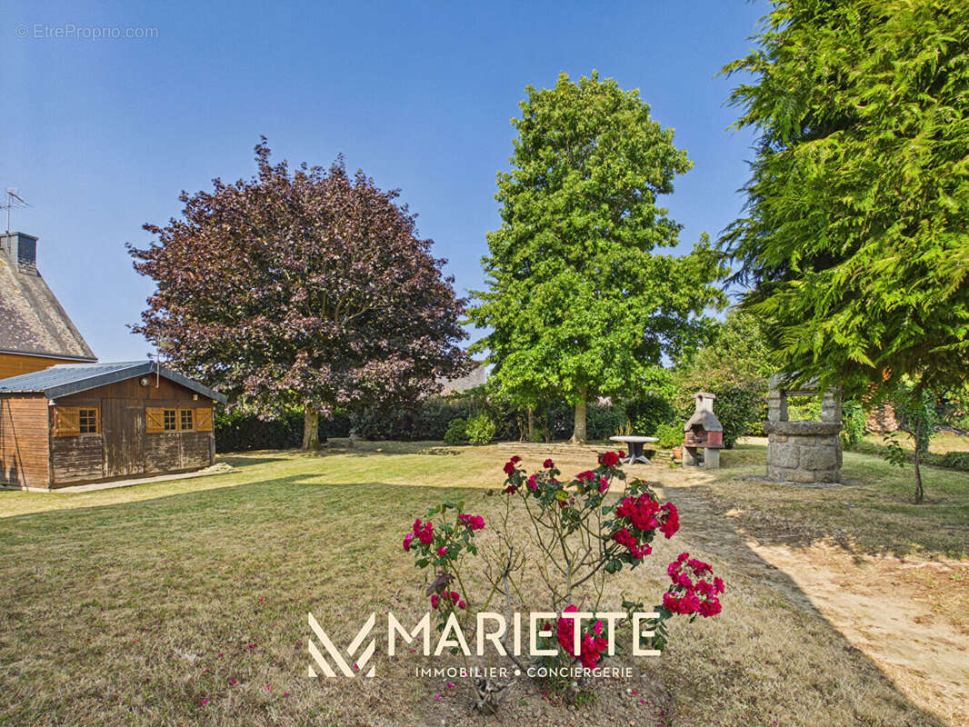 "ARLETTE", Concarneau Beuzec Maison avec travaux sur joli terrain arboré - photo 8