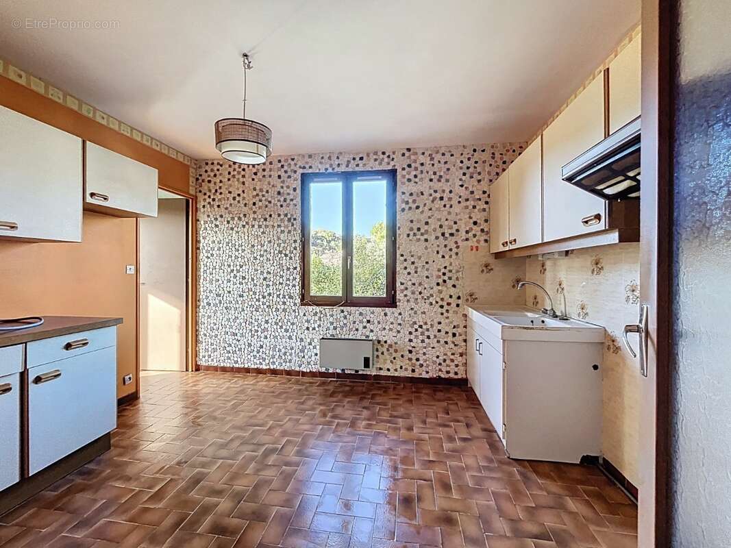 Maison à MONTELIMAR