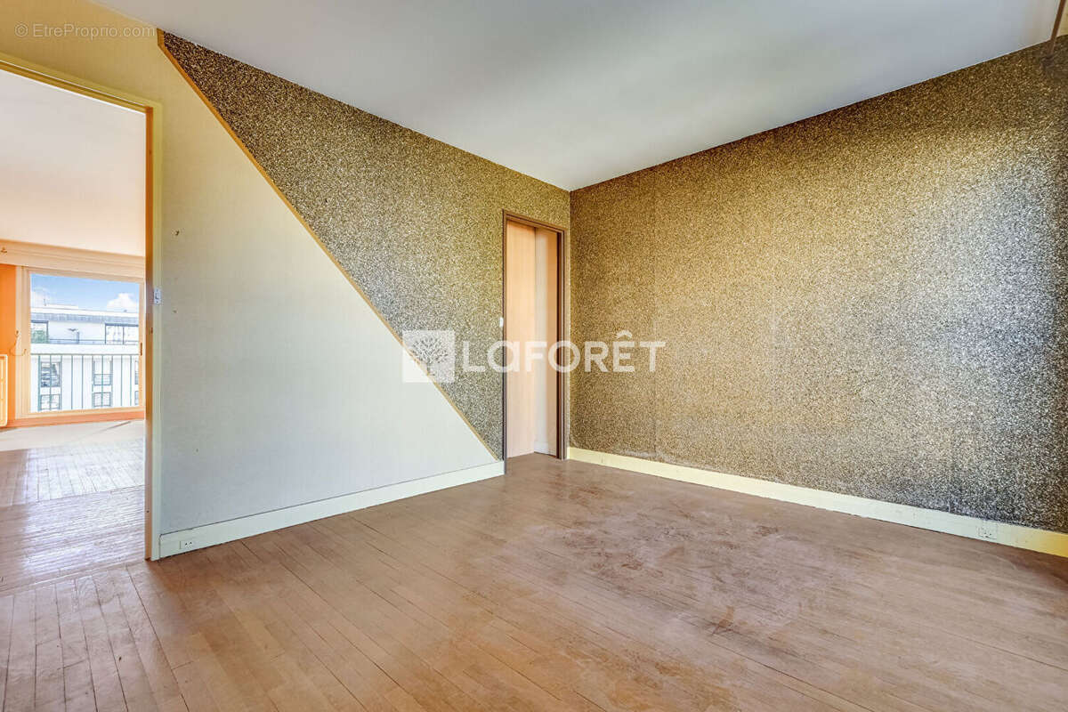 Appartement à PARIS-14E