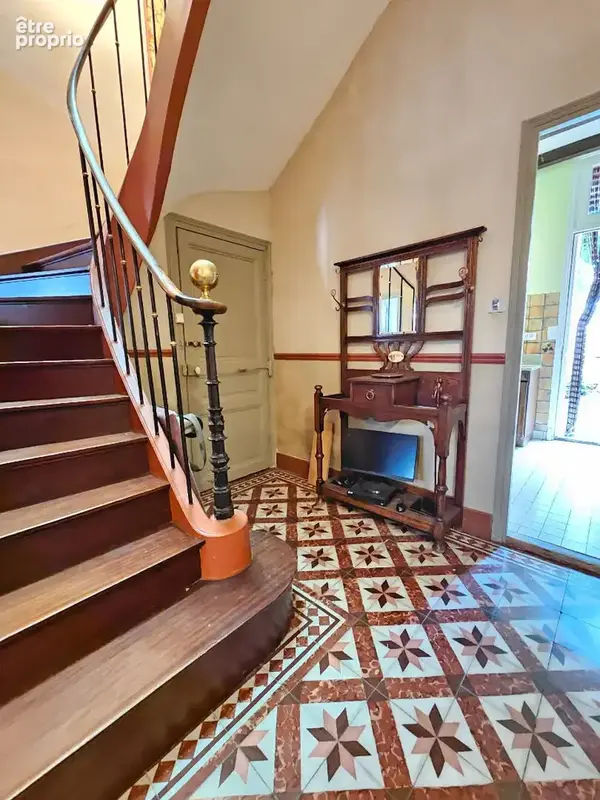 Maison bourgeoise des années 20 idéalement placée - photo 3