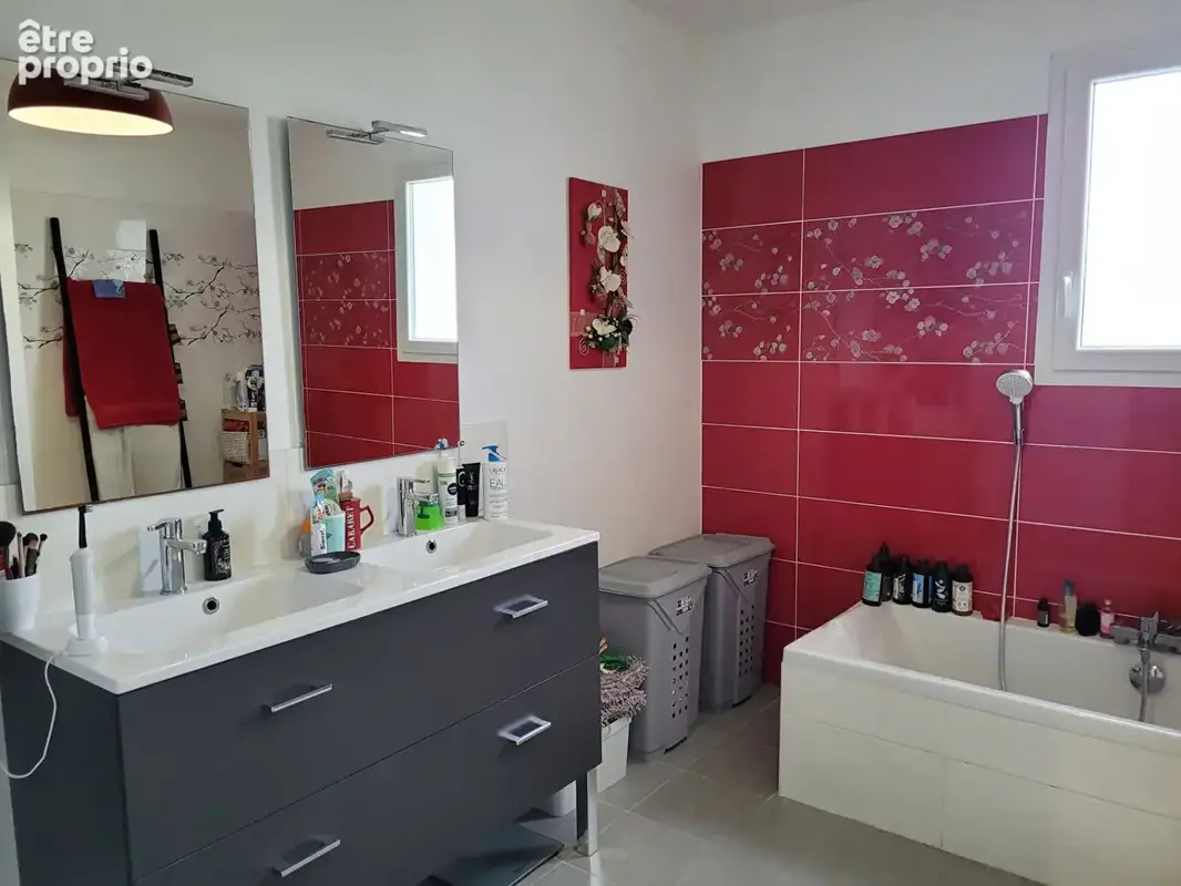 LANDRAIS 10 min de SURGERES - maison de 2018 plain pied de 130 m² de type 5 - garage - terrain - piscine - photo 11