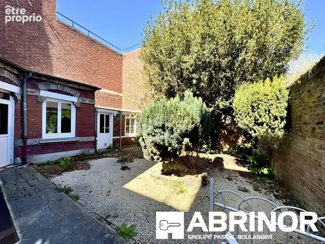 Maison bourgeoise de 181 m² avec jardin en hyper-centre 5 chambres - photo 9