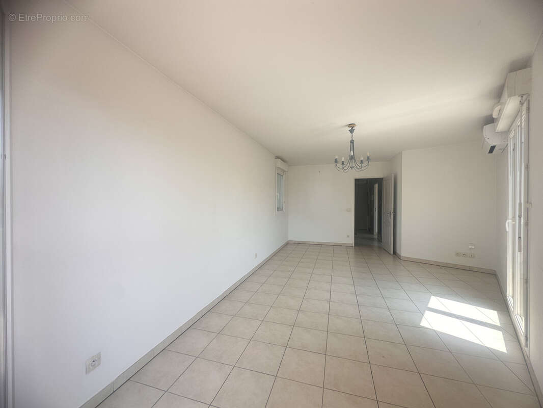 Appartement à SIX-FOURS-LES-PLAGES