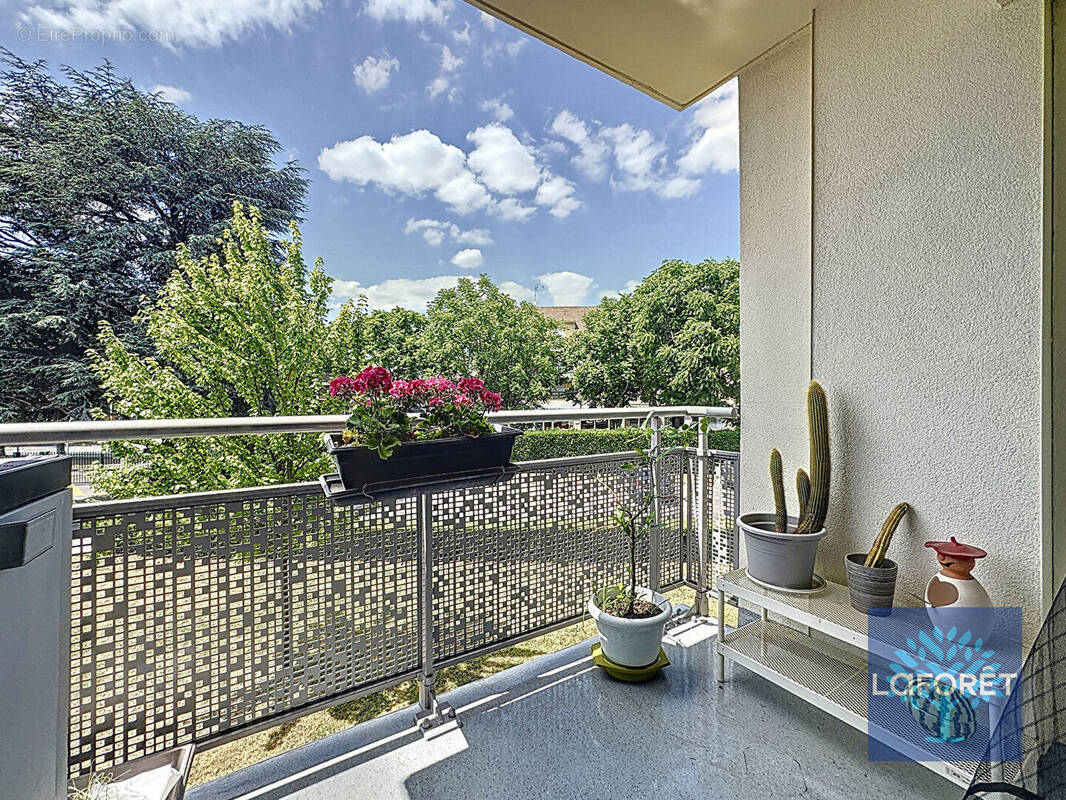 Appartement à CHILLY-MAZARIN