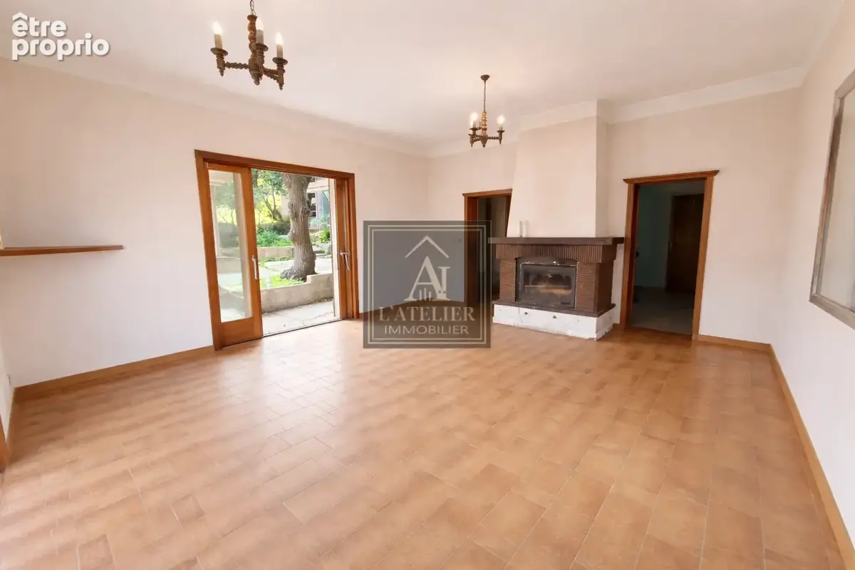 Maison de 120 m2 à rénover avec annexe de 40 m2 et garage de 25 m2 sur une parcelle de 810 m2 - photo 5