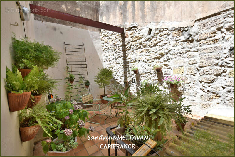 Maison à SAINT-THIBERY