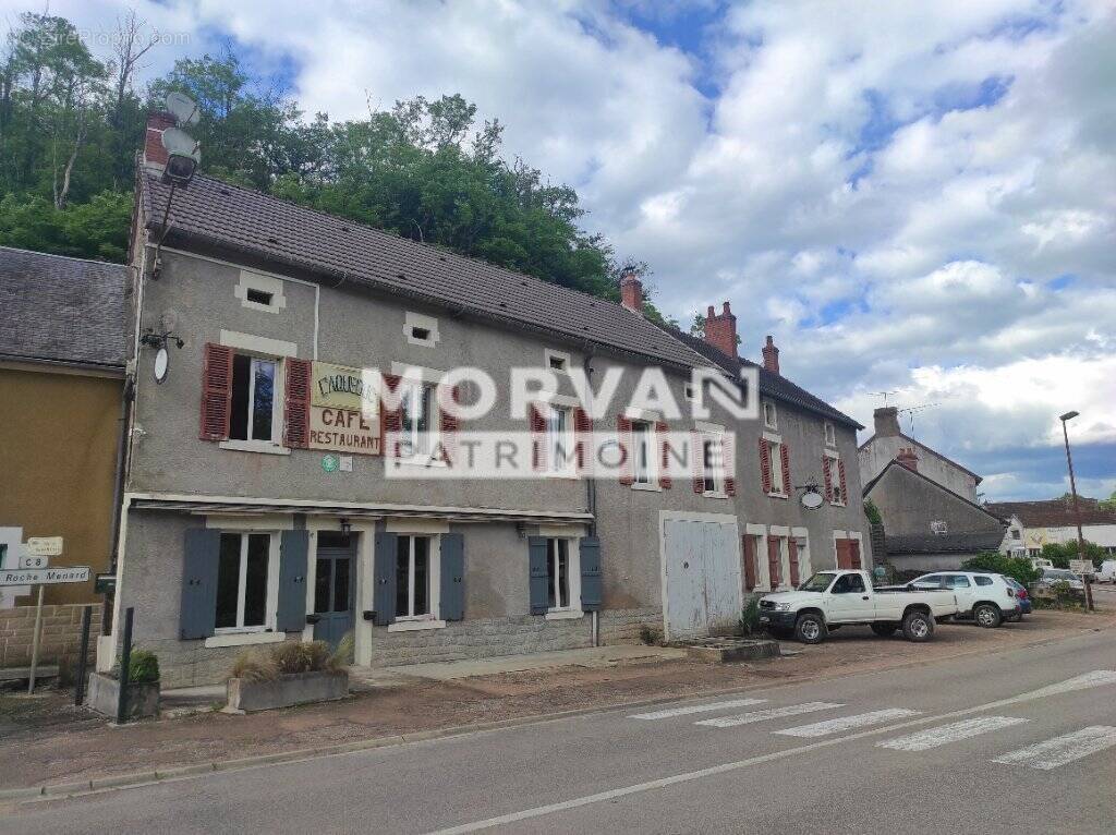 Maison à MONTREUILLON