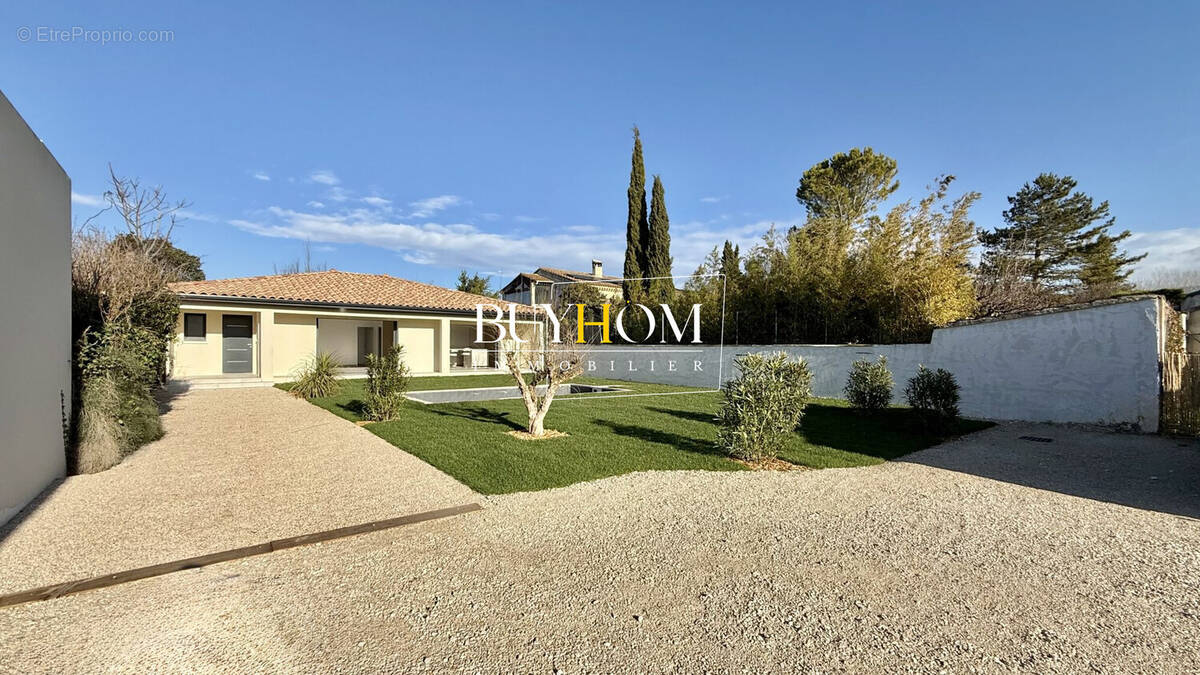 Maison à L'ISLE-SUR-LA-SORGUE