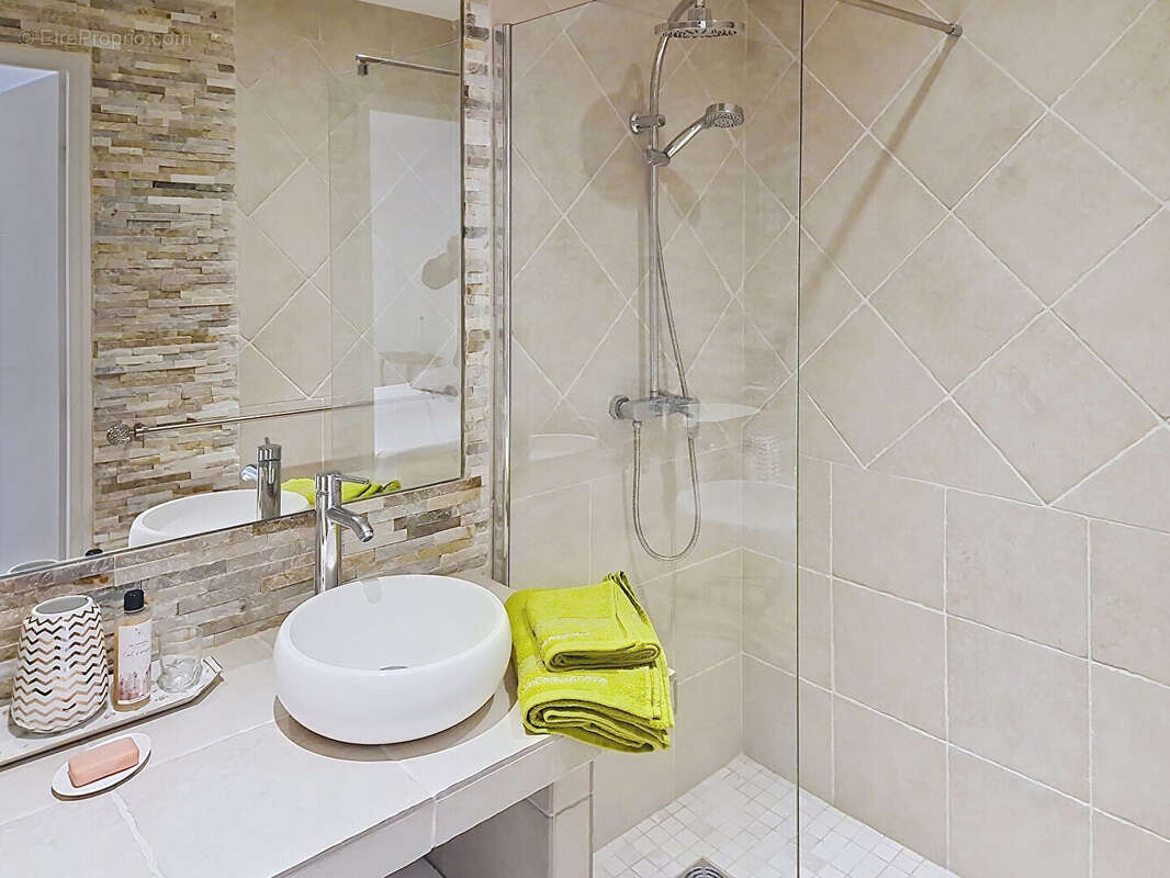 Maison à VILLENEUVE-LES-AVIGNON