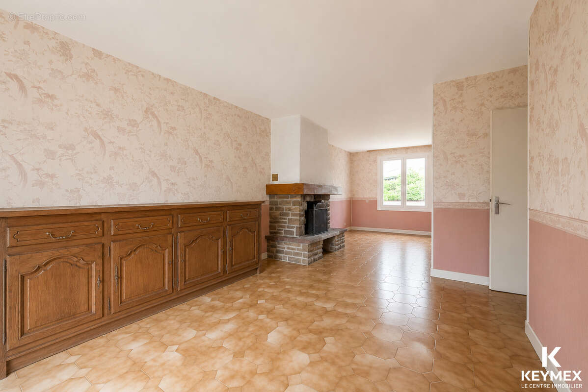 Maison à SAINT-MARTIN-DU-TERTRE