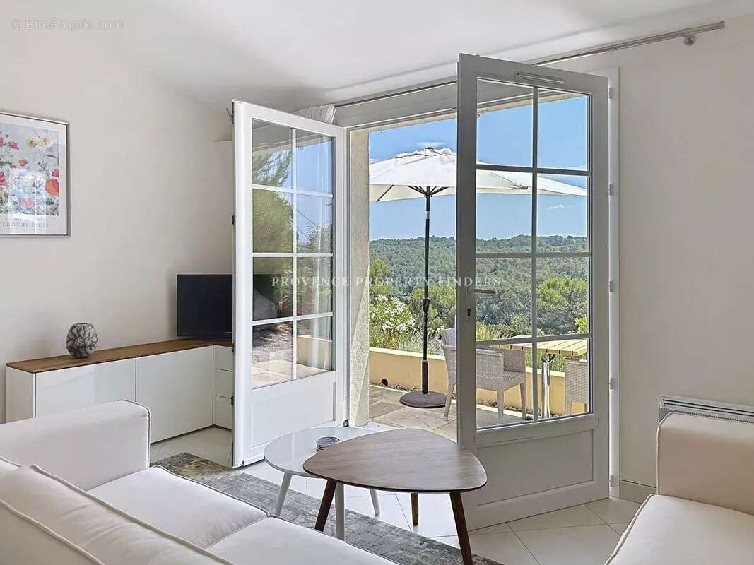 Maison à ENTRECASTEAUX