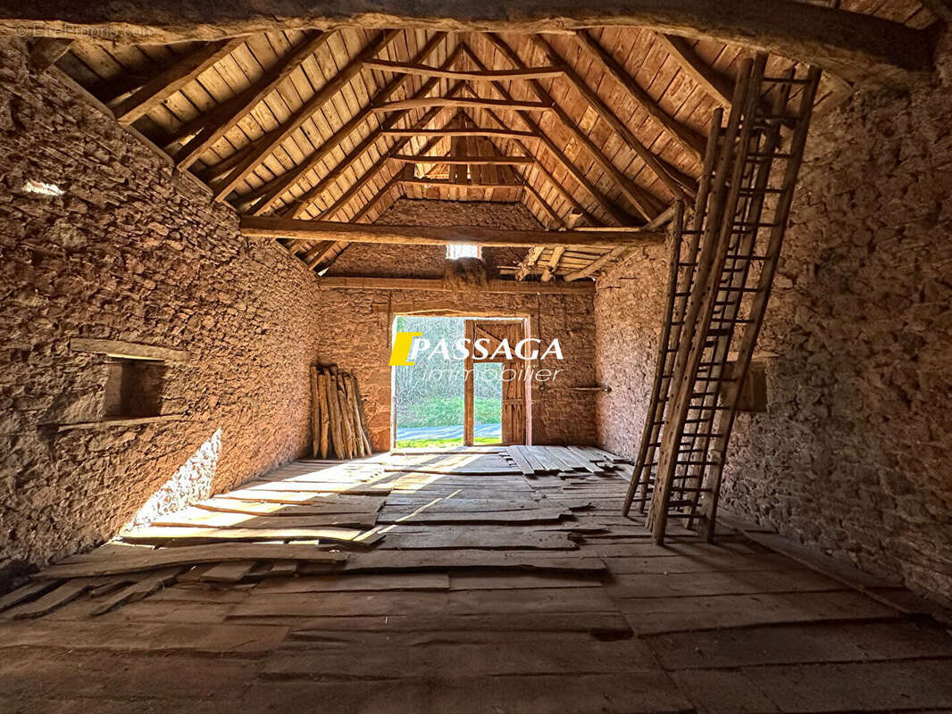 Maison à SAINT-CHRISTOPHE-VALLON