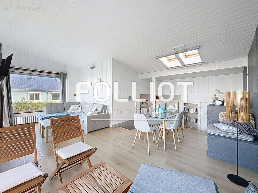 Maison à DONVILLE-LES-BAINS