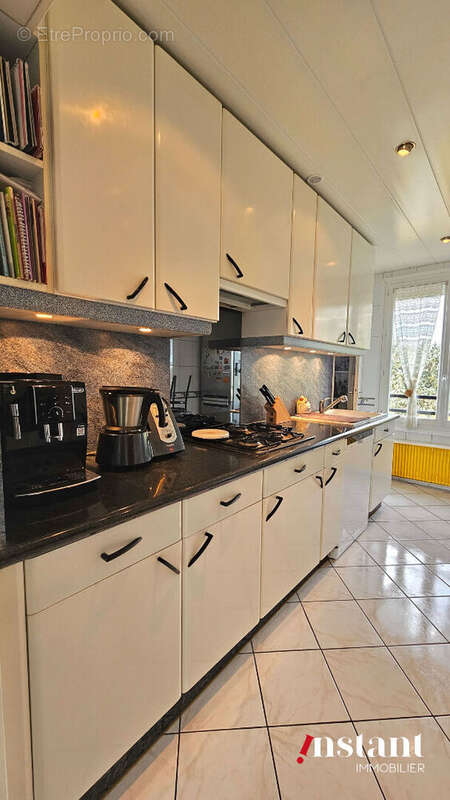 Appartement à SAINT-GENIS-LAVAL