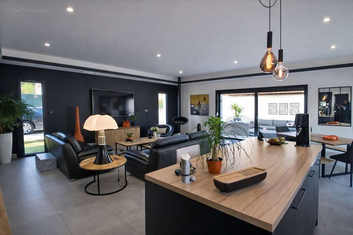 Villa plain-pied contemporaine 3 chambres avec suite parentale et terrain piscinable - photo 2