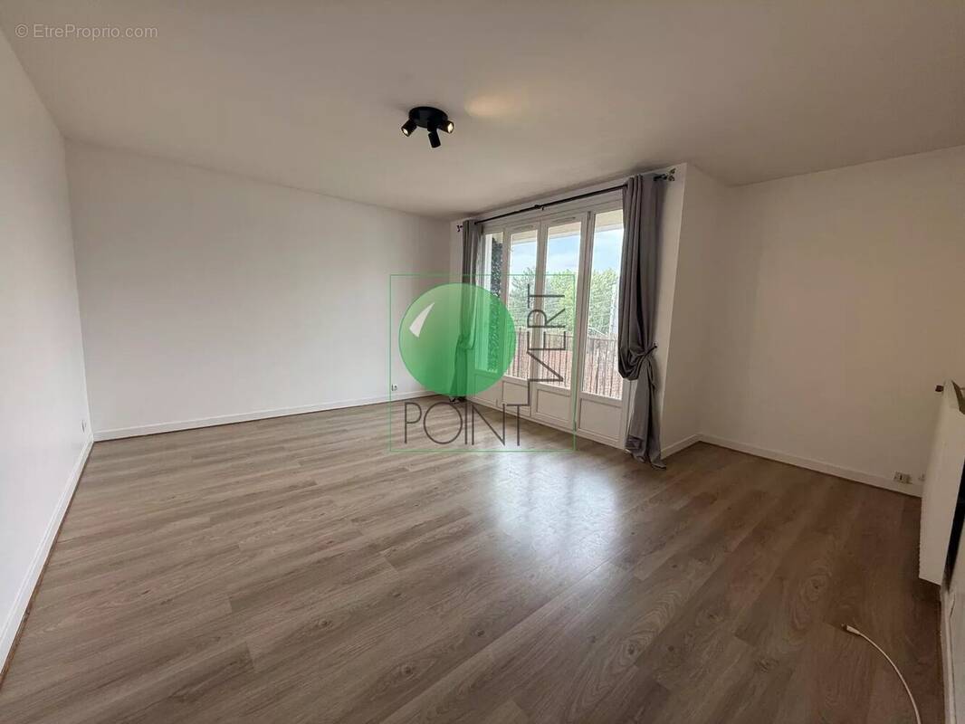 Appartement à BALLANCOURT-SUR-ESSONNE