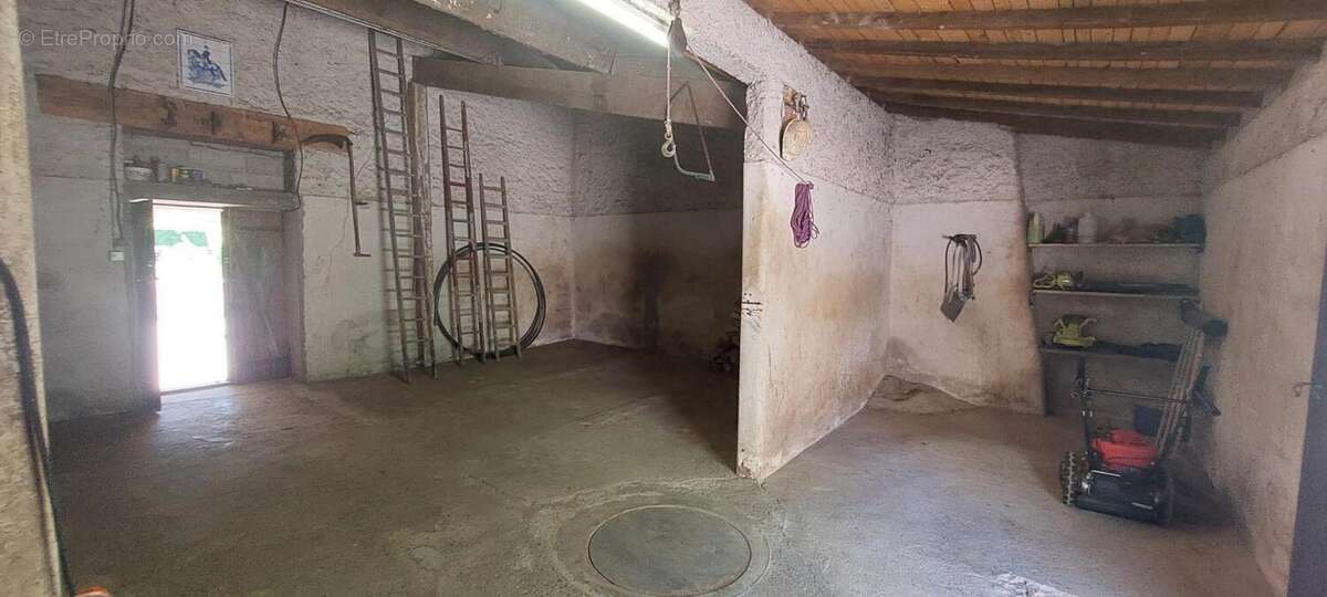 Maison 126 m² à Cour-Et-Buis  - photo 15