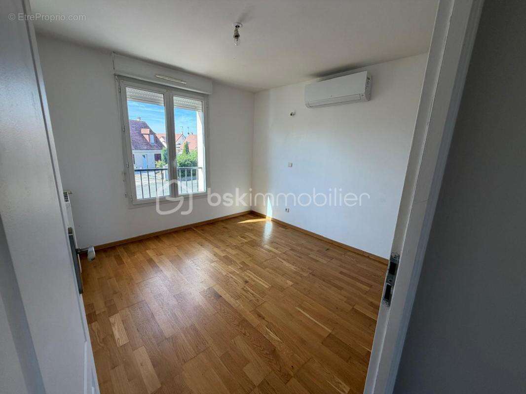 Maison familiale récente – 5 chambres – Pompe à chaleur – À 2 minutes de la gare d'Auneau - photo 7