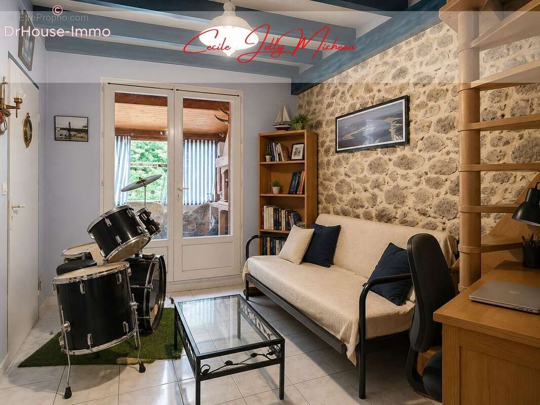 Maison 244 m² à Anglade  - photo 18