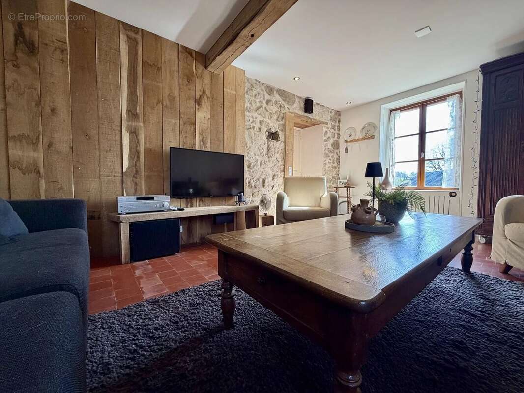 Maison à MONTSAUCHE-LES-SETTONS