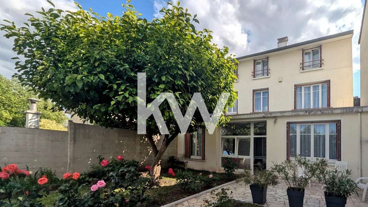 Maison à SAINT-GRATIEN