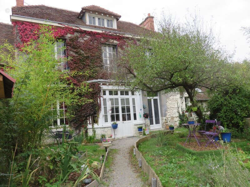 Maison à MEUSNES