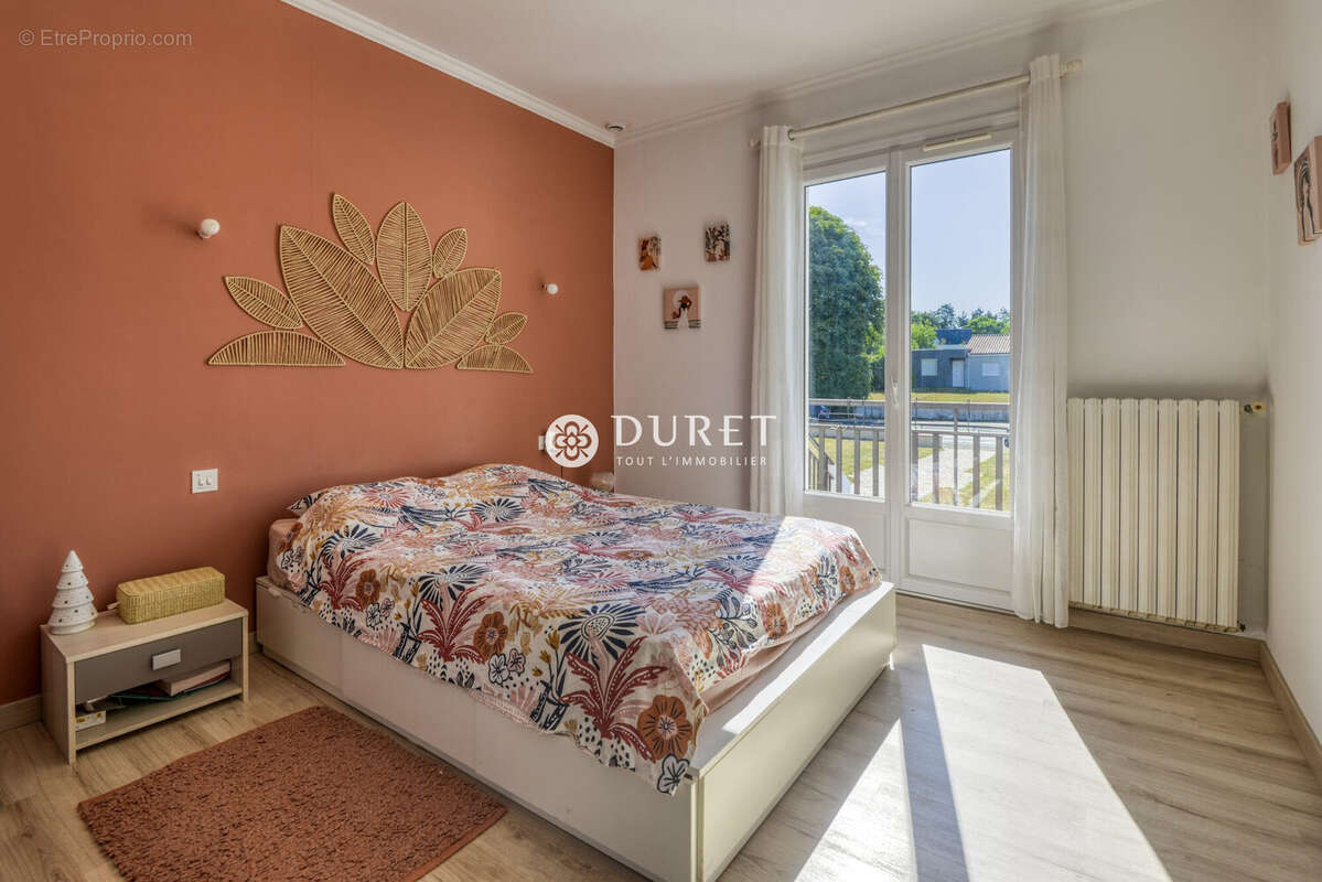 Maison 202 m² à La Copechagniere  - photo 8