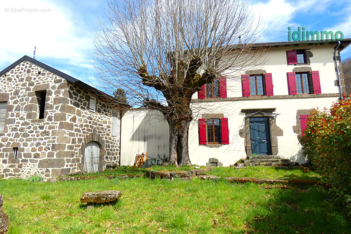 Maison à VELZIC