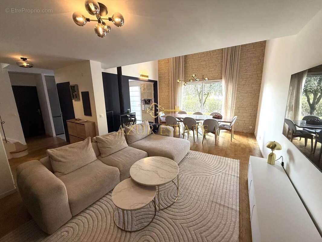 Maison à EZE