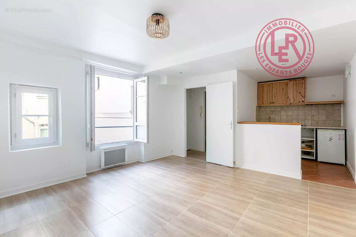 Appartement à PARIS-3E