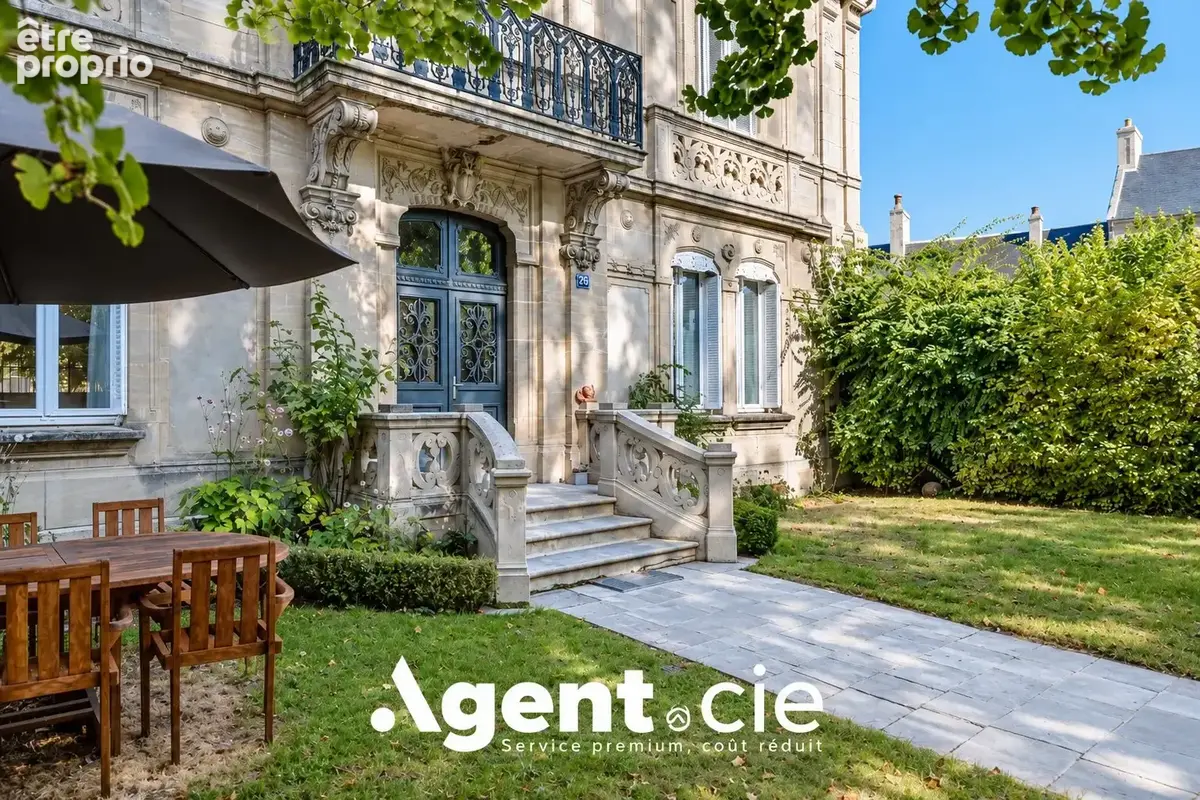Maison 9 pièces 309 m² à vendre à Bayeux (14400) - photo 2