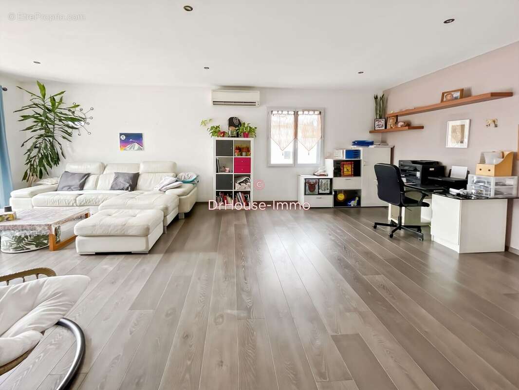 Maison à VILLEVEYRAC