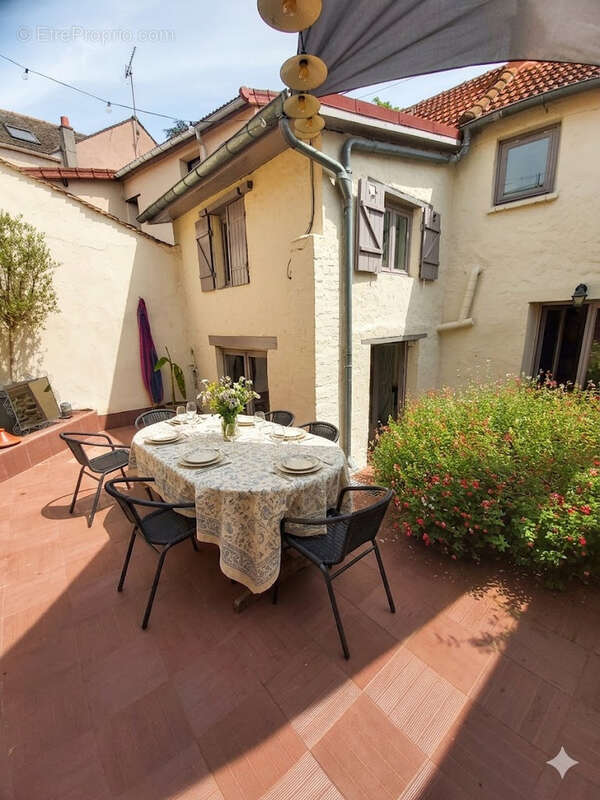 Maison à HOUDAN