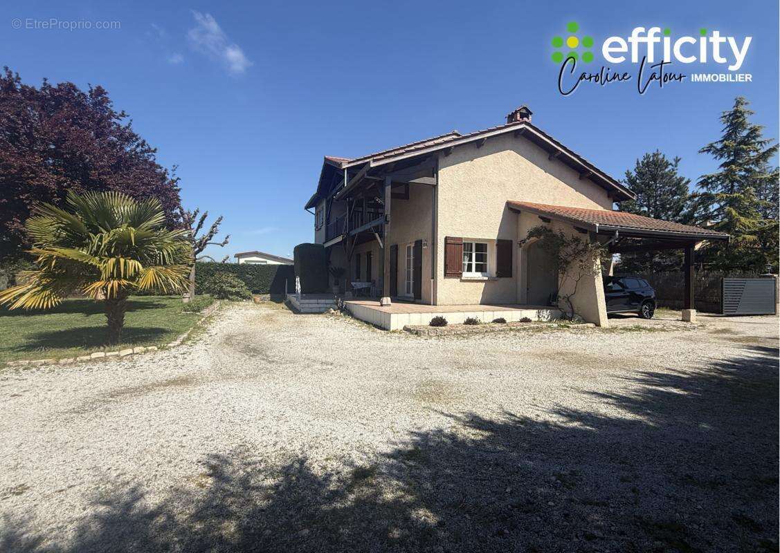 Maison à MONTROND-LES-BAINS