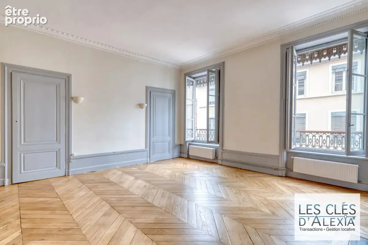 LYON 2e AINAY 107 m² – Ainay – Grand T3 avec potentiel T4 - photo 4