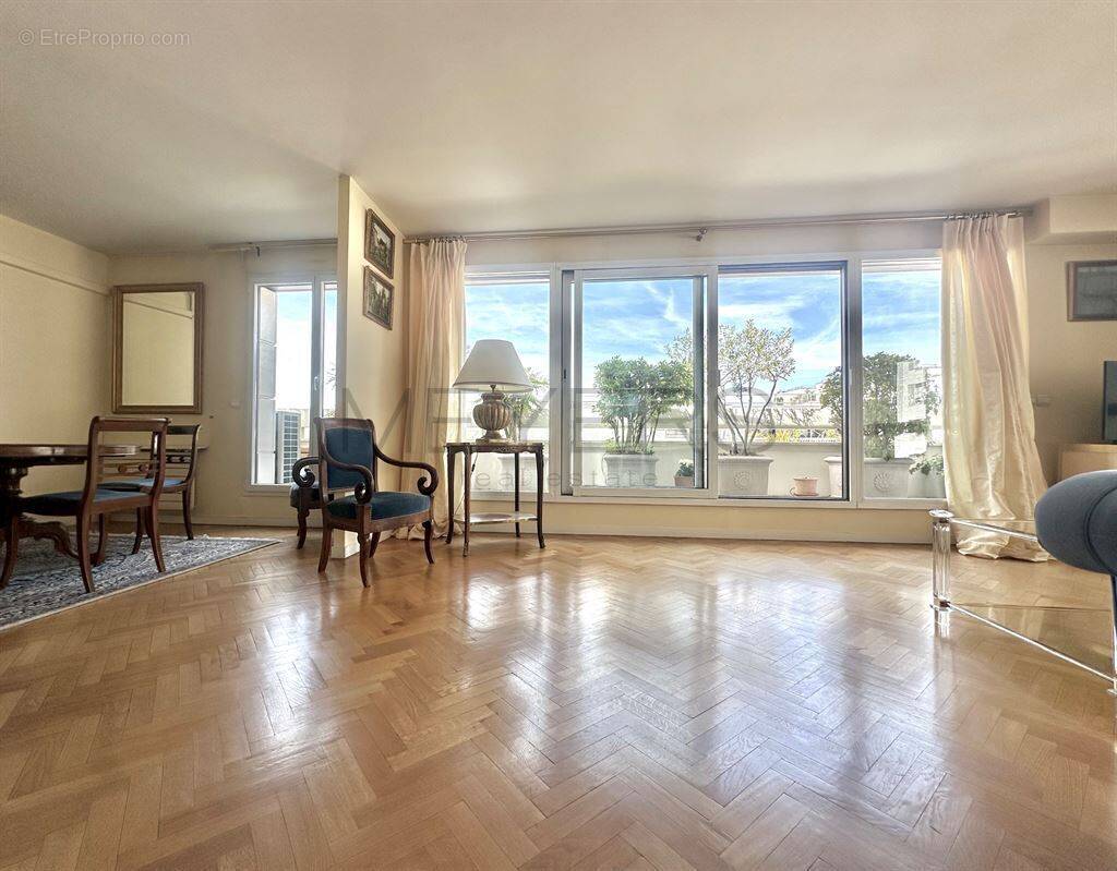 Appartement à LEVALLOIS-PERRET