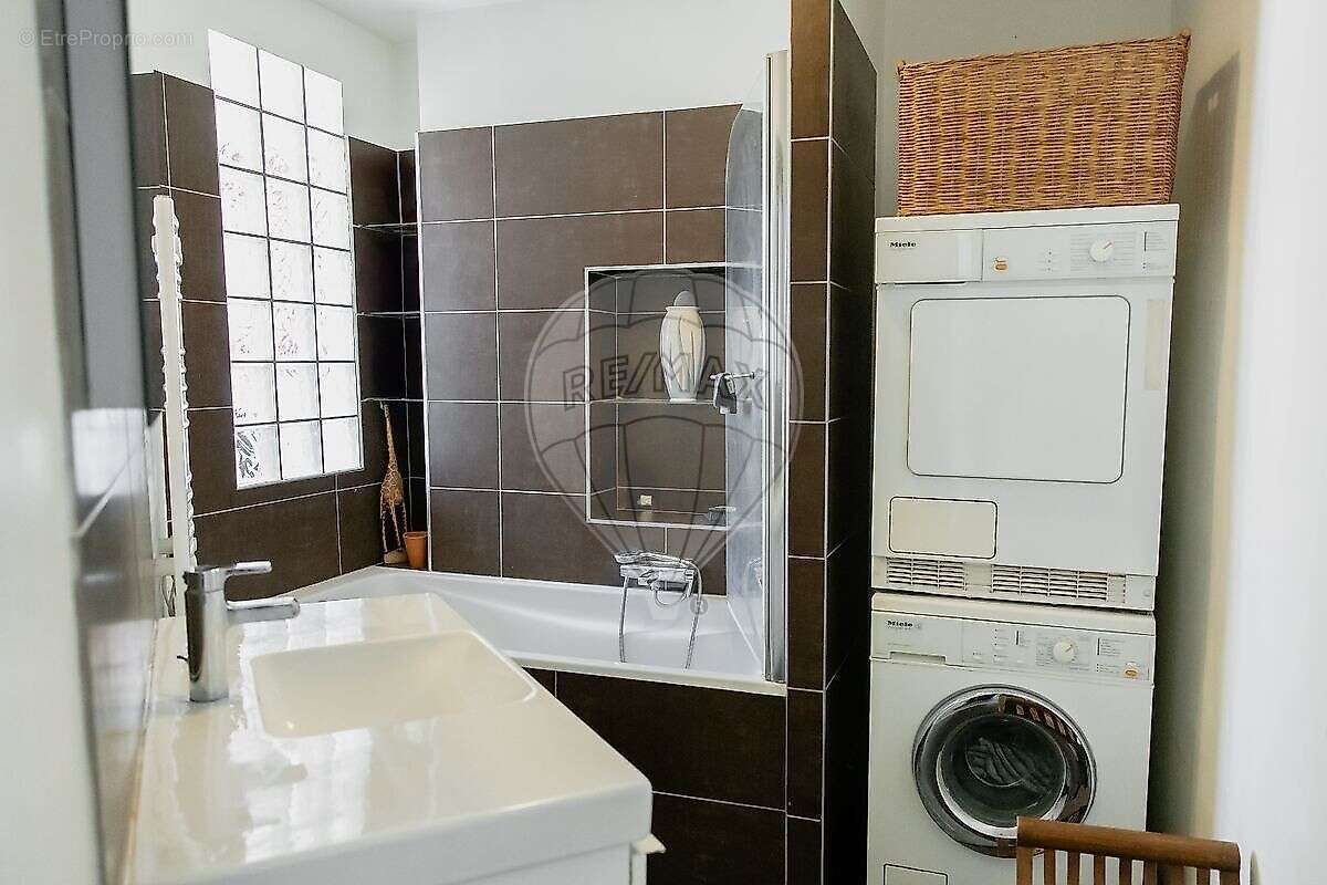 Appartement à MARSEILLE-2E