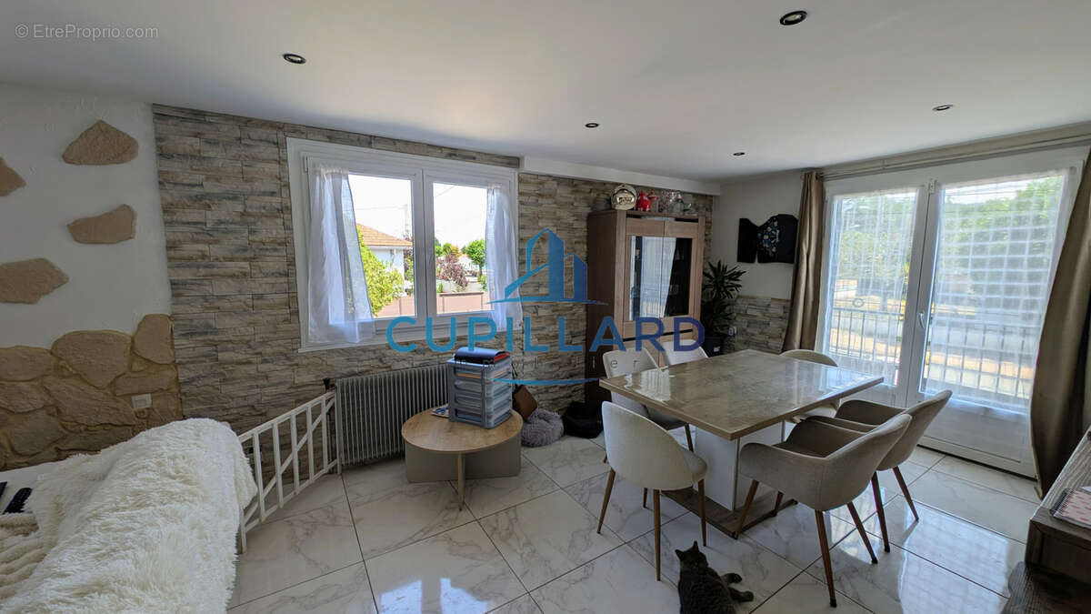 Mably, au calme maison familiale 4 chambres, piscine. - photo 4