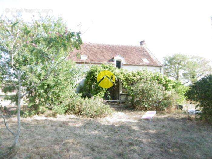 Maison à SAINT-HILAIRE-SUR-BENAIZE