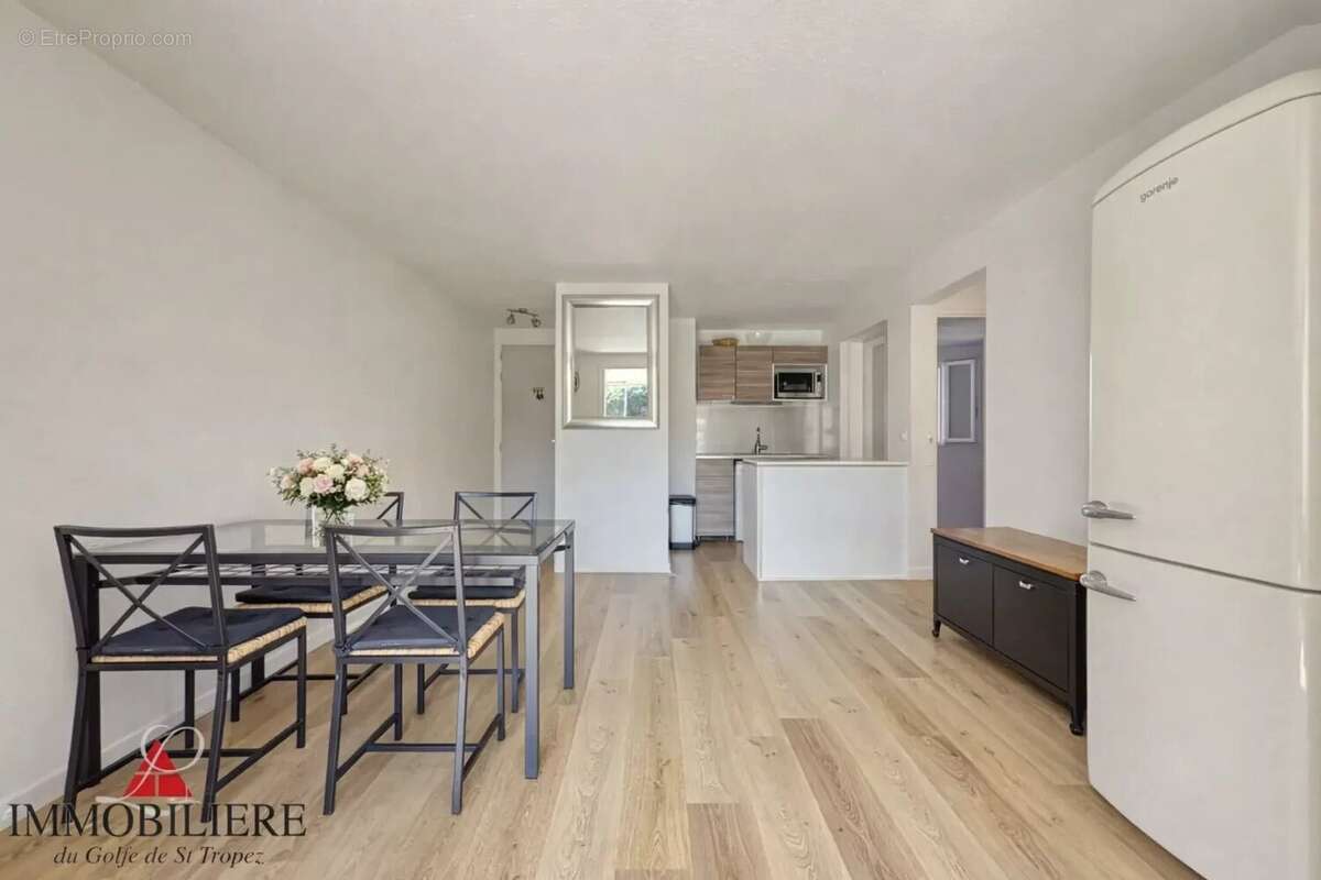 Appartement à COGOLIN