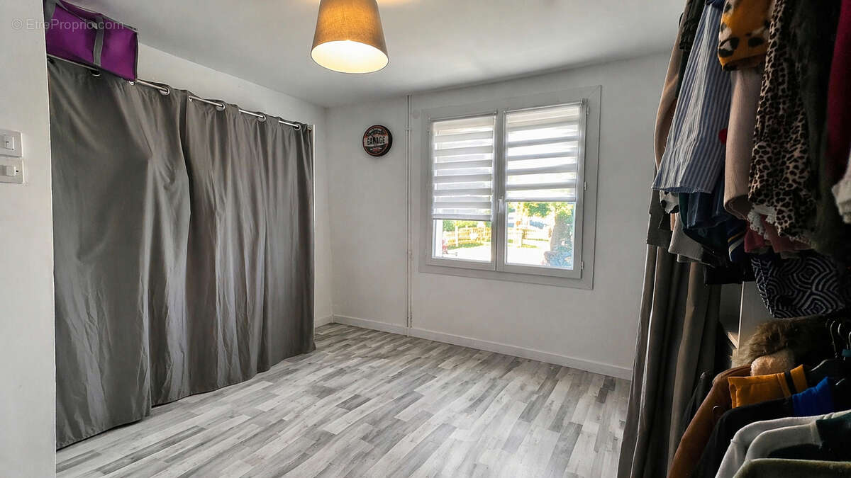 Maison à SAINT-ARNOULT-DES-BOIS