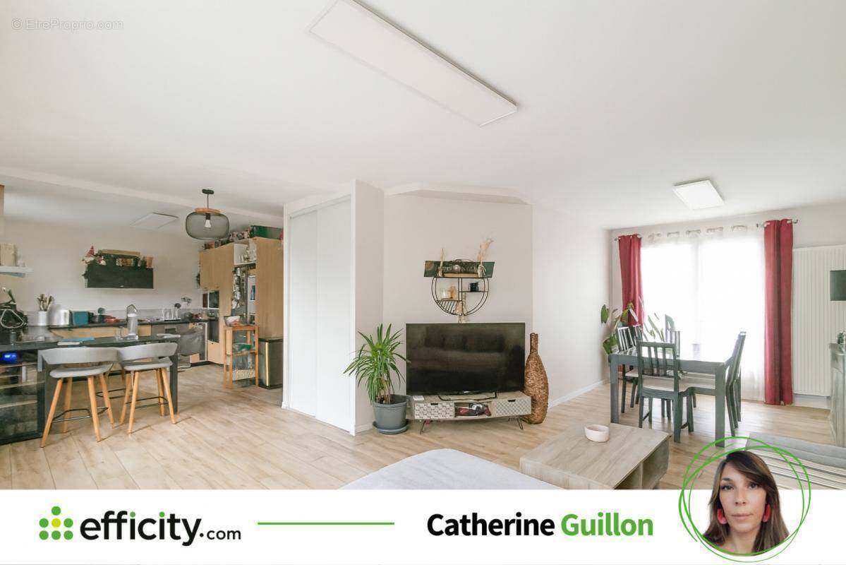 Maison à FONTAINE-LE-COMTE