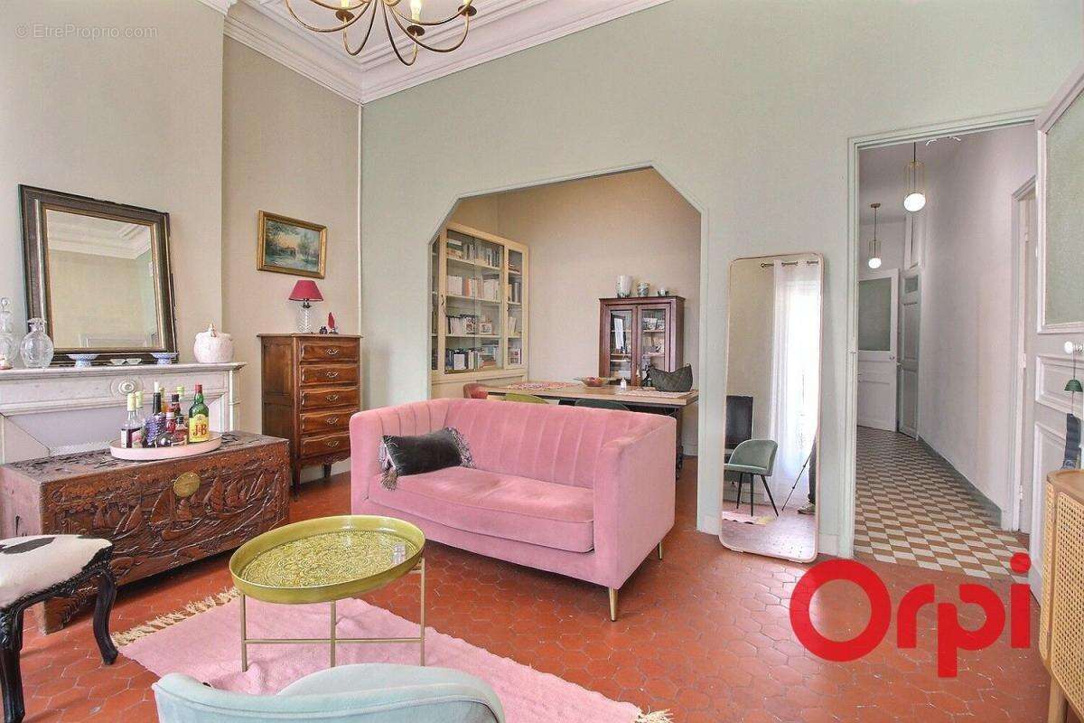 Appartement à MARSEILLE-2E