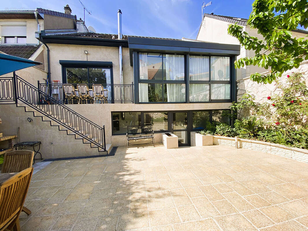 Maison à LE PLESSIS-ROBINSON